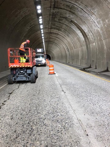 Oregon Department of Transportation partnered with cleantech integrator, Ameresco, on an $18.6 million project to replace more than 8,000 high-pressure sodium lighting fixtures across the greater Portland area with LEDs, including 13 tunnels within ODOT Region 1. (Photo: Business Wire)