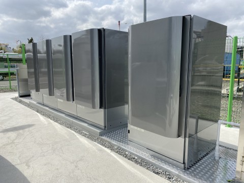 Bloom Energy's solid-oxide fuel cells (SOFC) powered solely by hydrogen in Ulsan, South Korea, generating zero-carbon onsite electricity. (Photo: Business Wire)