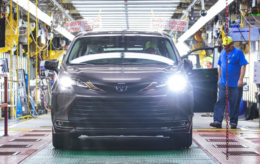 Indiana-assembled Toyota Sienna Celebrated As 30 Millionth U.S. Produced Vehicle